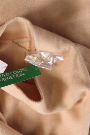 Дамско палто United Colors Of Benetton, Размер M, Цвят Бежов, Цена 149,00 лв.
