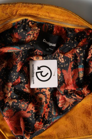 Γυναικείο μπουφάν Desigual, Μέγεθος M, Χρώμα Κίτρινο, Τιμή 55,05 €