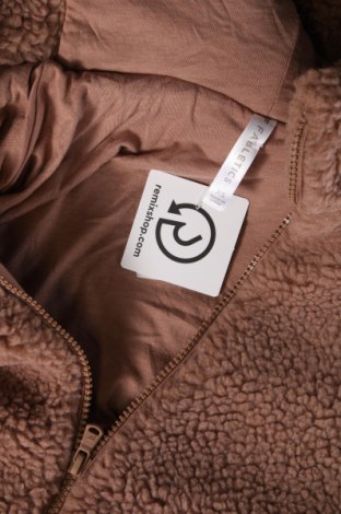 Γυναικείο μπουφάν Fabletics, Μέγεθος XS, Χρώμα  Μπέζ, Τιμή 23,20 €