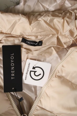 Γυναικείο μπουφάν Trendyol, Μέγεθος S, Χρώμα  Μπέζ, Τιμή 31,03 €