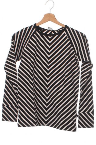 Детска блуза Papu, Размер 11-12y/ 152-158 см, Цвят Черен, Цена 83,66 лв.