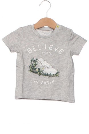 Kinder T-Shirt IKKS, Größe 6-9m/ 68-74 cm, Farbe Grau, Preis 4,56 €