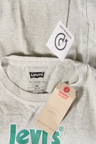 Детска тениска Levi's, Размер 11-12y/ 152-158 см, Цвят Сив, Цена 29,07 лв.