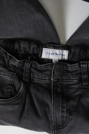 Dziecięce jeansy C&A, Rozmiar 13-14y/ 164-168 cm, Kolor Szary, Cena 31,73 zł