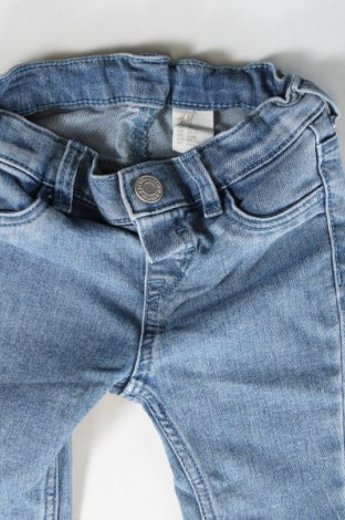 Detské džínsy  H&M, Veľkosť 3-6m/ 62-68 cm, Farba Viacfarebná, Cena  8,88 €