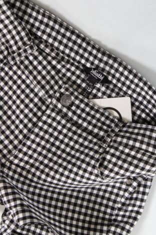 Παιδικό κοντό παντελόνι, Μέγεθος 10-11y/ 146-152 εκ., Χρώμα Πολύχρωμο, Τιμή 9,18 €