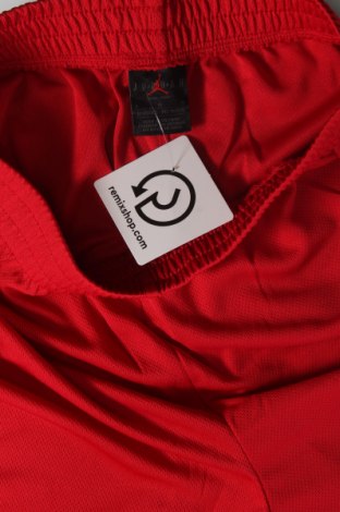 Detské krátke nohavice  Air Jordan Nike, Veľkosť 12-13y/ 158-164 cm, Farba Červená, Cena  25,26 €