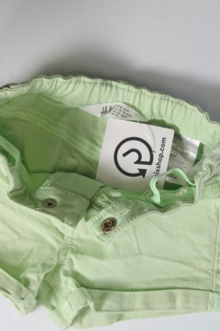 Детски къс панталон H&M, Размер 18-24m/ 86-98 см, Цвят Зелен, Цена 15,00 лв.