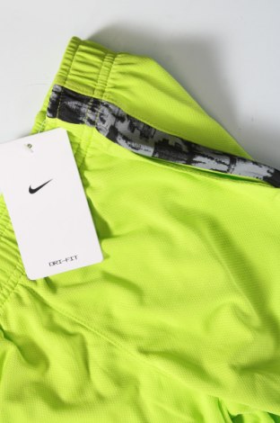 Παιδικό κοντό παντελόνι Nike, Μέγεθος 5-6y/ 116-122 εκ., Χρώμα Πράσινο, Τιμή 34,50 €