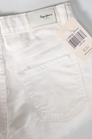 Детски къс панталон Pepe Jeans, Размер 11-12y/ 152-158 см, Цвят Бял, Цена 36,72 лв.