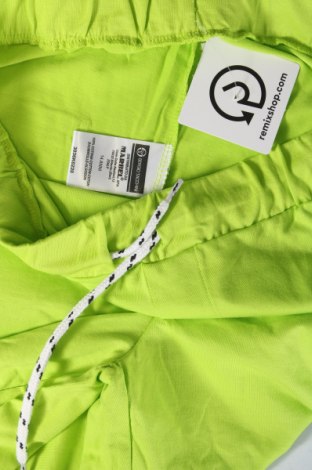 Детски къс панталон Sergio Tacchini, Размер 13-14y/ 164-168 см, Цвят Зелен, Цена 48,96 лв.