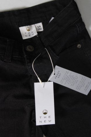 Παιδικό κοντό παντελόνι The New, Μέγεθος 5-6y/ 116-122 εκ., Χρώμα Μαύρο, Τιμή 9,20 €