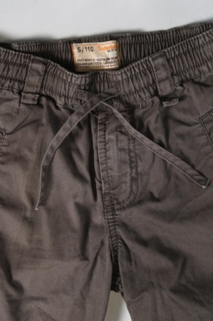 Dětské krátké kalhoty  Timberland, Velikost 4-5y/ 110-116 cm, Barva Šedá, Cena  313,00 Kč
