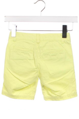 Детски къс панталон United Colors Of Benetton, Размер 4-5y/ 110-116 см, Цвят Жълт, Цена 12,54 лв.