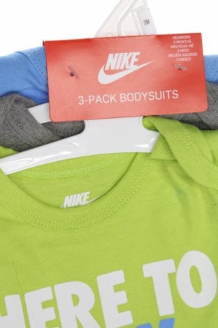 Παιδικό σύνολο Nike, Μέγεθος 2-3m/ 56-62 εκ., Χρώμα Πολύχρωμο, Τιμή 34,61 €