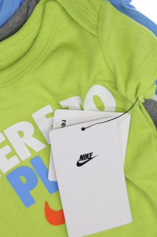 Παιδικό σύνολο Nike, Μέγεθος 1-2m/ 50-56 εκ., Χρώμα Πολύχρωμο, Τιμή 34,61 €
