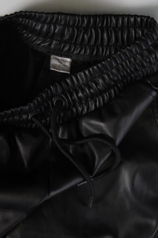 Παιδικό παντελόνι Lindex, Μέγεθος 10-11y/ 146-152 εκ., Χρώμα Μαύρο, Τιμή 12,99 €