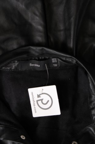Pánska kožená košeľa  Bershka, Veľkosť XL, Farba Čierna, Cena  16,44 €