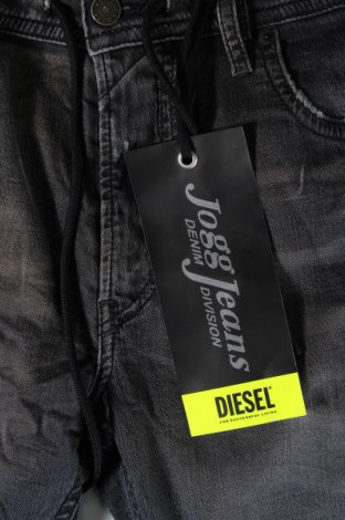 Blugi de bărbați Diesel, Mărime L, Culoare Negru, Preț 1.264,11 Lei