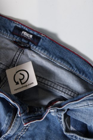 Pánske džínsy  Pioneer, Veľkosť L, Farba Modrá, Cena  23,25 €