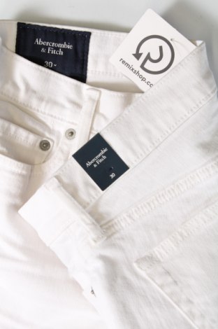 Мъжки къс панталон Abercrombie & Fitch, Размер S, Цвят Бял, Цена 58,32 лв.