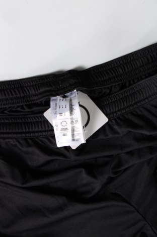 Pantaloni scurți de bărbați Adidas, Mărime M, Culoare Negru, Preț 111,84 Lei