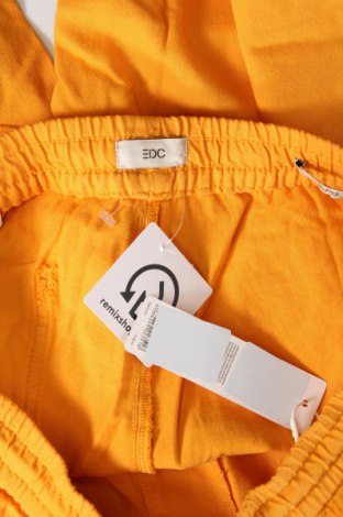 Мъжки къс панталон Edc By Esprit, Размер L, Цвят Оранжев, Цена 24,80 лв.