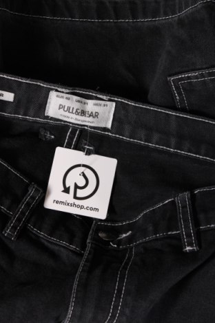 Мъжки къс панталон Pull&Bear, Размер M, Цвят Черен, Цена 25,42 лв.
