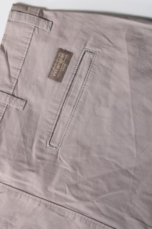 Мъжки къс панталон Wrangler, Размер L, Цвят Сив, Цена 41,00 лв.