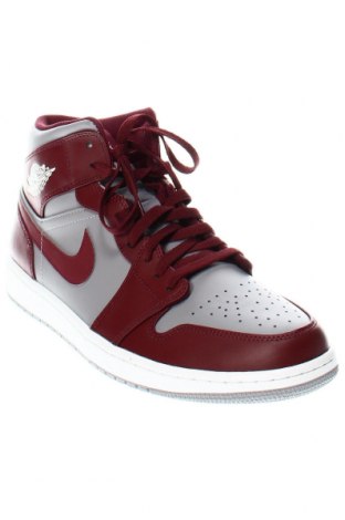 Férfi cipők
 Air Jordan Nike, Méret 46, Szín Sokszínű, Ár 52 576 Ft