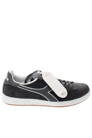 Мъжки обувки Diadora, Размер 46, Цвят Сив, Цена 115,71 лв.