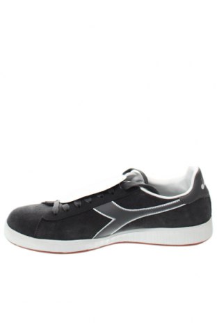 Мъжки обувки Diadora, Размер 46, Цвят Сив, Цена 109,62 лв.