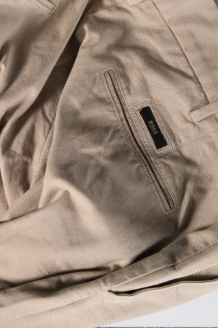 Мъжки панталон BOSS, Размер M, Цвят Бежов, Цена 73,98 лв.