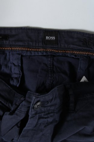 Pánske nohavice  BOSS, Veľkosť XL, Farba Modrá, Cena  64,47 €