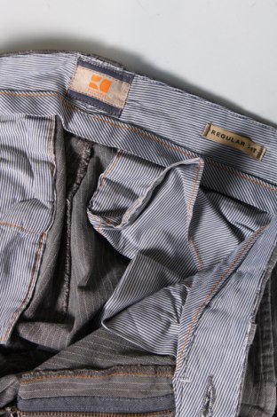 Pantaloni de bărbați Boss Orange, Mărime M, Culoare Gri, Preț 243,36 Lei