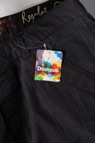 Pantaloni de bărbați Desigual, Mărime L, Culoare Multicolor, Preț 248,69 Lei