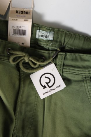 Мъжки панталон Pepe Jeans, Размер M, Цвят Зелен, Цена 63,00 лв.