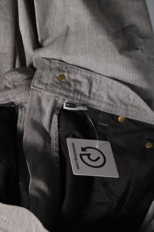 Мъжки панталон Pierre Cardin, Размер M, Цвят Сив, Цена 33,48 лв.