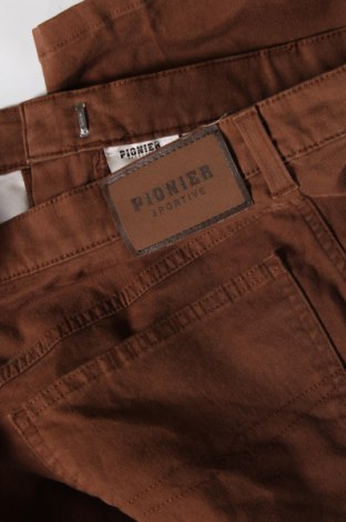 Ανδρικό παντελόνι Pionier, Μέγεθος XL, Χρώμα Καφέ, Τιμή 9,69 €