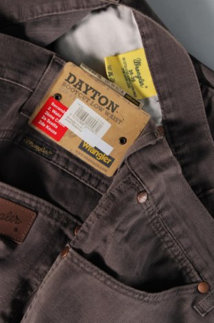 Мъжки панталон Wrangler, Размер L, Цвят Сив, Цена 56,00 лв.