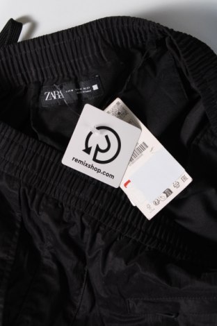 Pantaloni de bărbați Zara, Mărime M, Culoare Negru, Preț 94,90 Lei