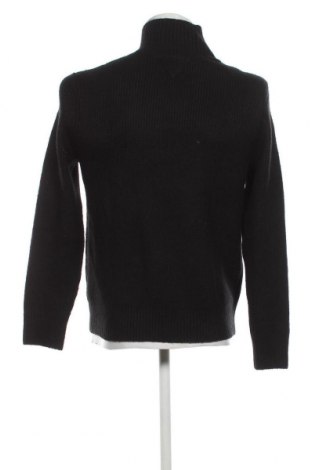 Мъжки пуловер Tommy Jeans, Размер XS, Цвят Черен, Цена 110,16 лв.