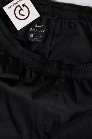 Ανδρικό αθλητικό παντελόνι Nike, Μέγεθος XL, Χρώμα Μαύρο, Τιμή 25,36 €