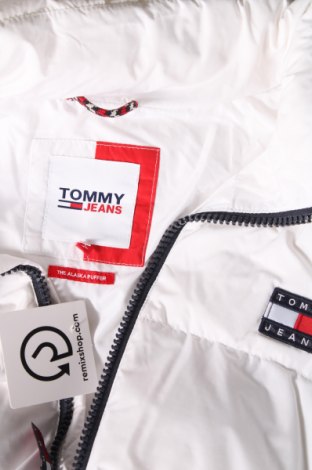 Geacă de bărbati Tommy Jeans, Mărime XL, Culoare Alb, Preț 1.253,29 Lei