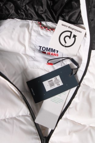 Мъжко яке Tommy Jeans, Размер S, Цвят Бял, Цена 228,60 лв.