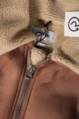 Ανδρικό μπουφάν Weekday, Μέγεθος L, Χρώμα Καφέ, Τιμή 41,01 €