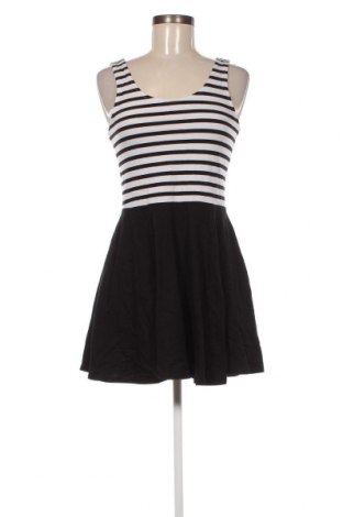 Kleid Basics, Größe L, Farbe Schwarz, Preis 6,00 €