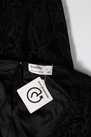 Šaty  Bershka, Veľkosť S, Farba Čierna, Cena  8,01 €