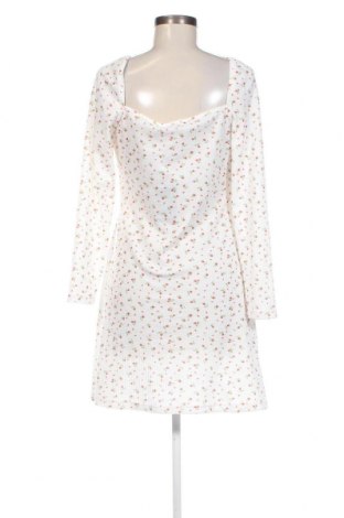 Kleid Fashion Union, Größe M, Farbe Weiß, Preis 18,93 €