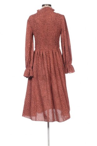 Φόρεμα Girls On Film, Μέγεθος M, Χρώμα Σάπιο μήλο, Τιμή 14,23 €